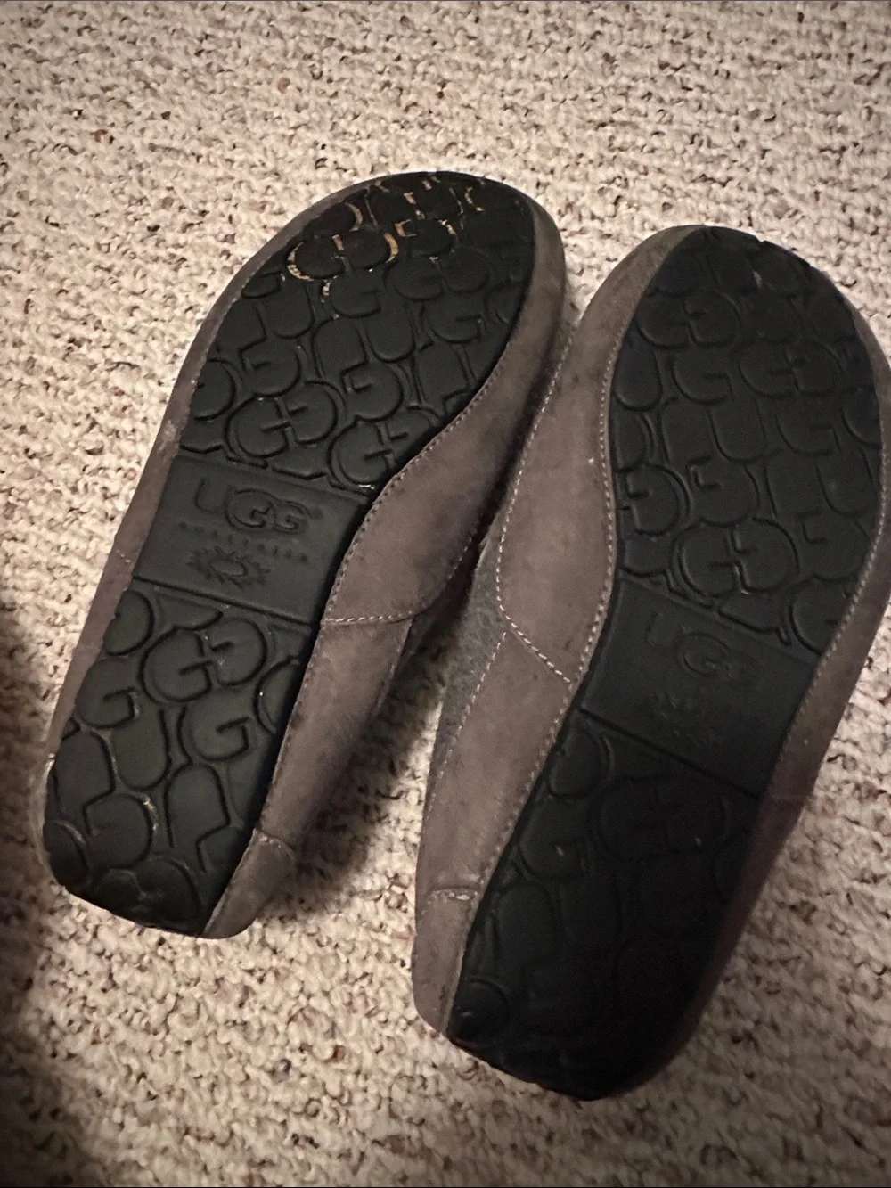 UGG casual slip